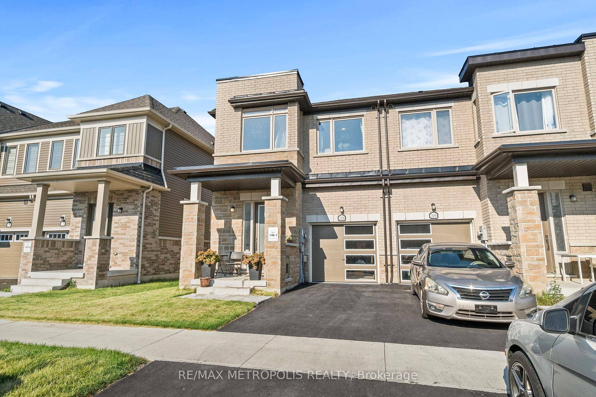 Welcome To This End Unit Townhome That Feels Like A Semi.