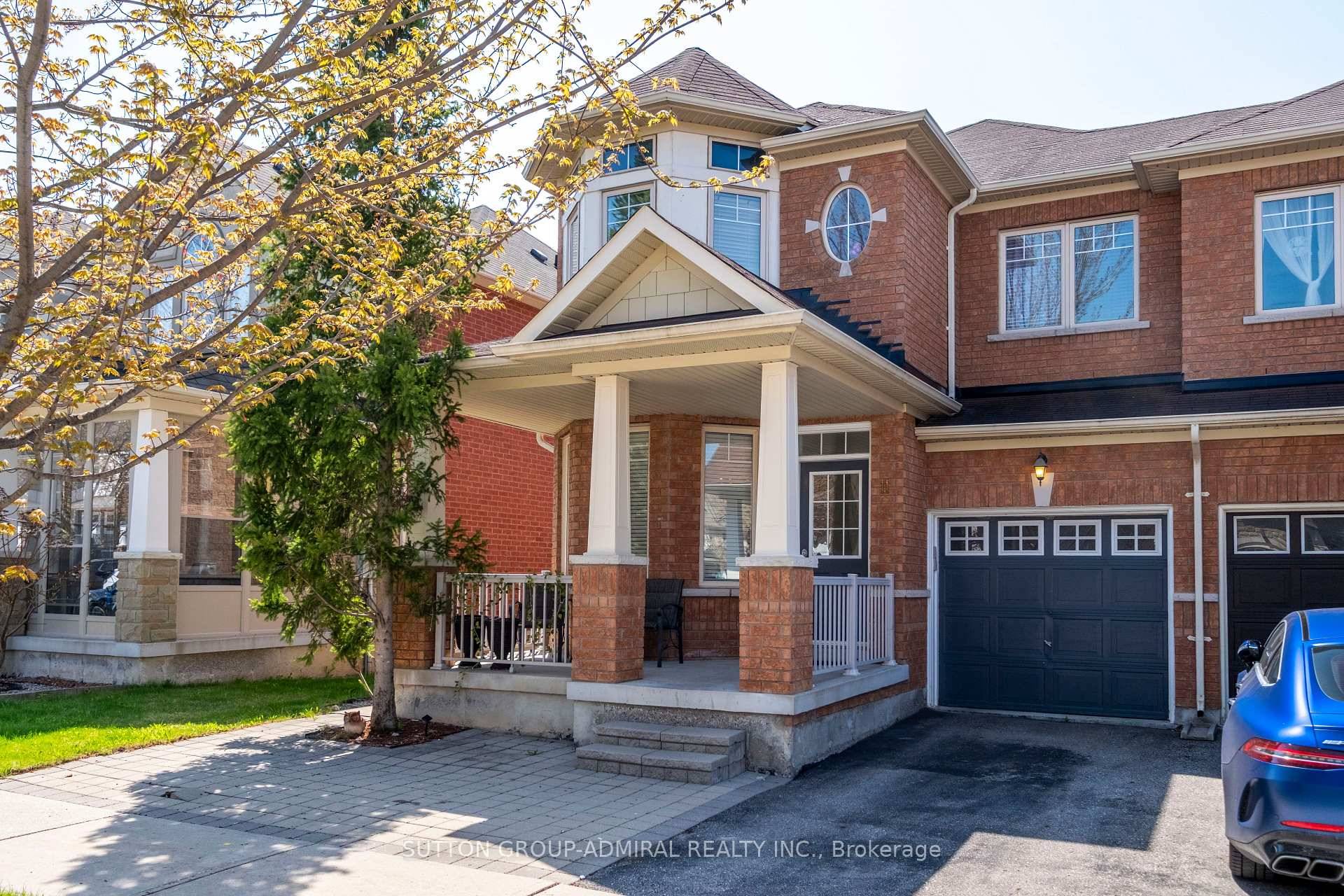 Welcome To This Beautiful And Cozy 9' Ceiling Townhome, End Unit Just Like A Detached House Located In Mcleod's Landing.