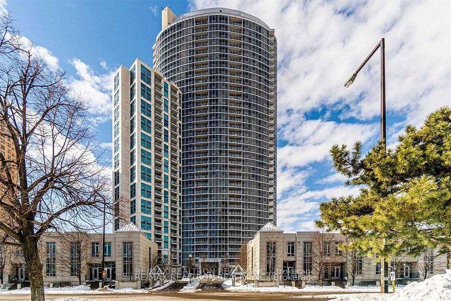 Fantastic One Bedroom Spacious Condo, Open Concept Layout, Laminate Floors Throughout, Granite Counter amp ; Backsplash In Kitchen.