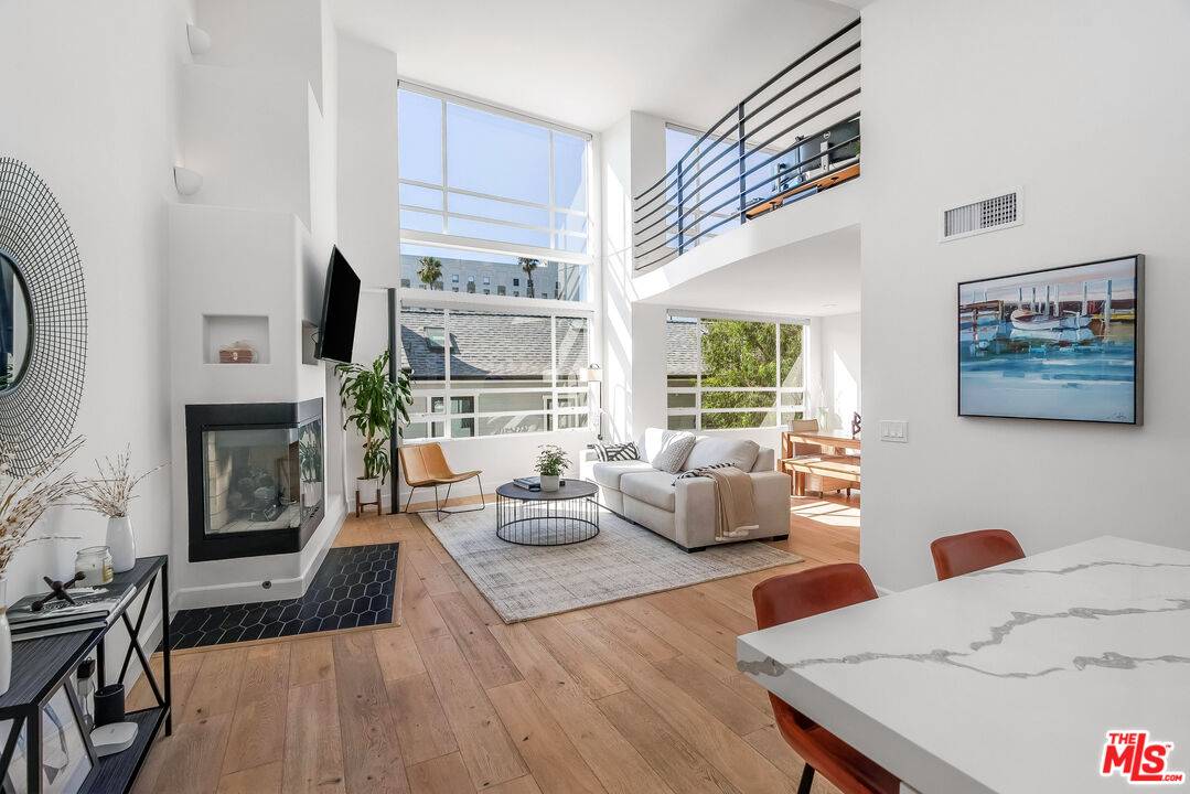 2020 6th St 2BR Santa Monica La