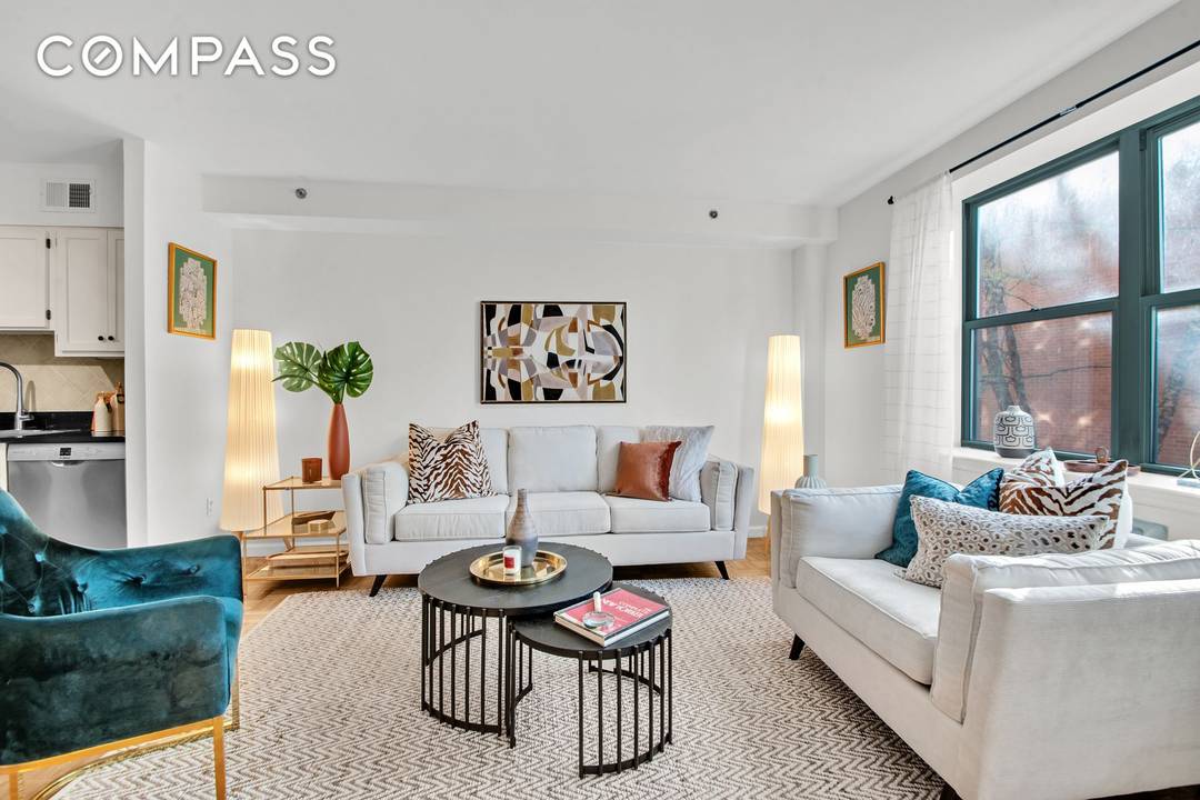 Discover the perfect blend of comfort, convenience, and style in this spacious Harlem residence.