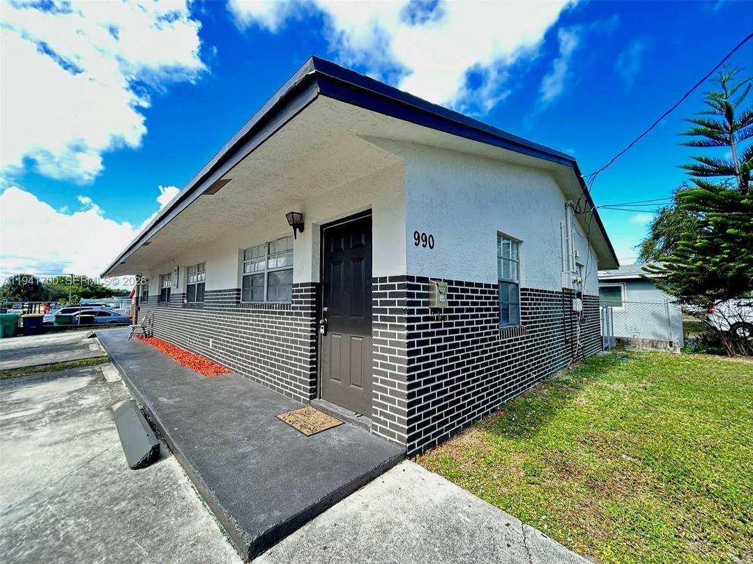 Prime Dania Beach duplex, minutes to the beach !