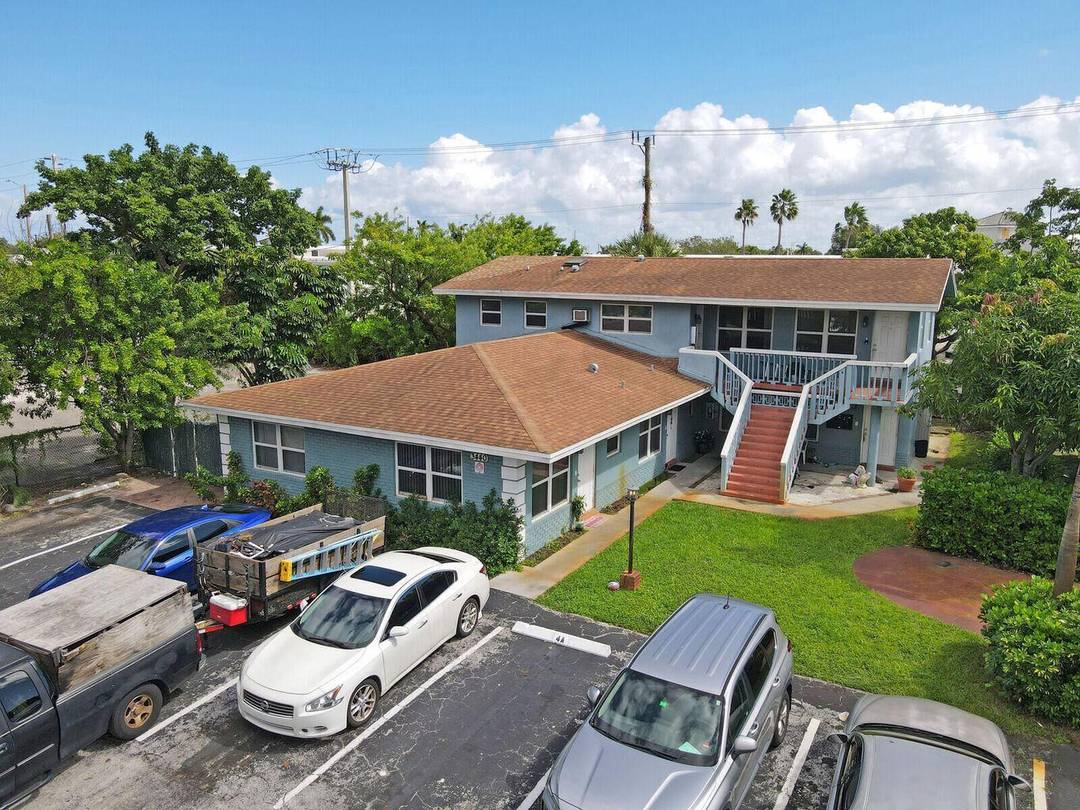 Great Investment opportunity well located in east Pompano Beach !
