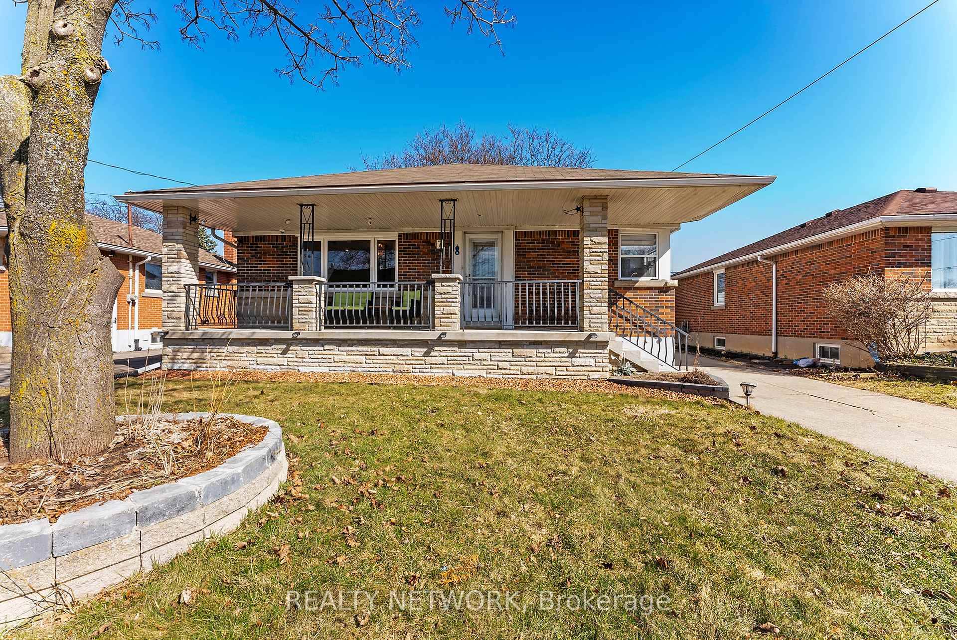 LOCATION, LOCATION, Well maintained 1 story brick home on premium lot of 47 by 100 foot.