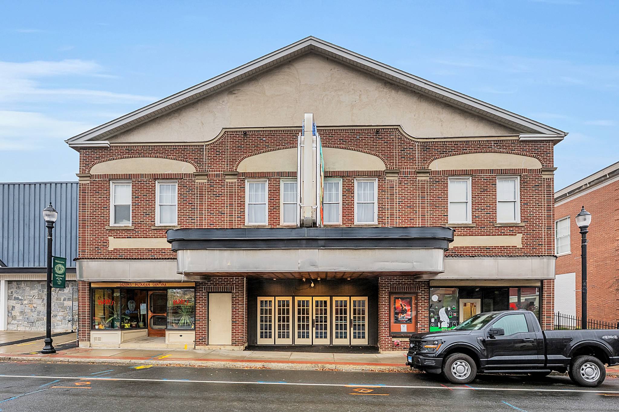 Exceptional Investment Opportunity, Business Building for Sale !