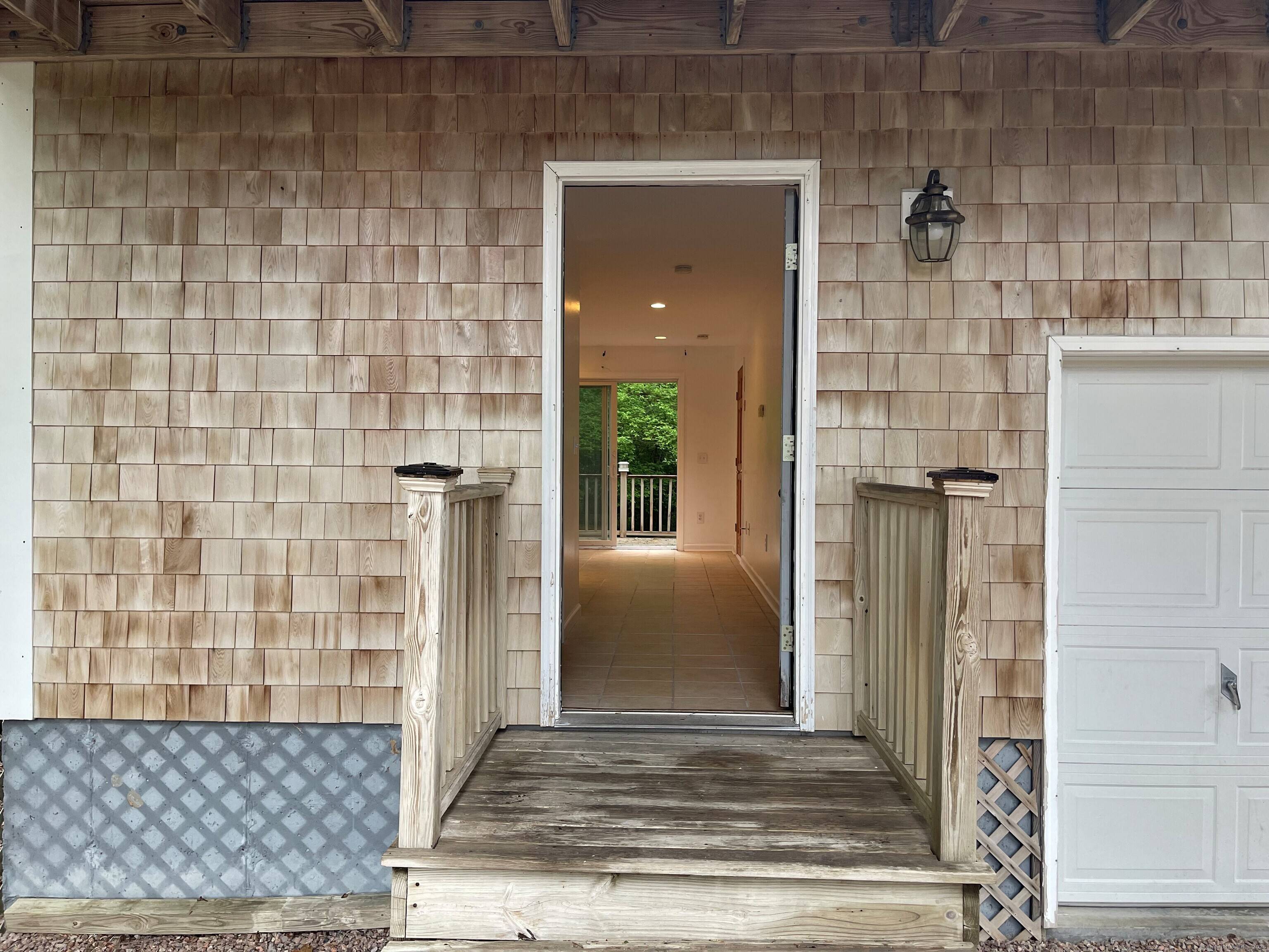 This 1BR 1. 5 bath home is the perfect entry priced property to get into the Lords Point Association or to be used for overflow house guests.