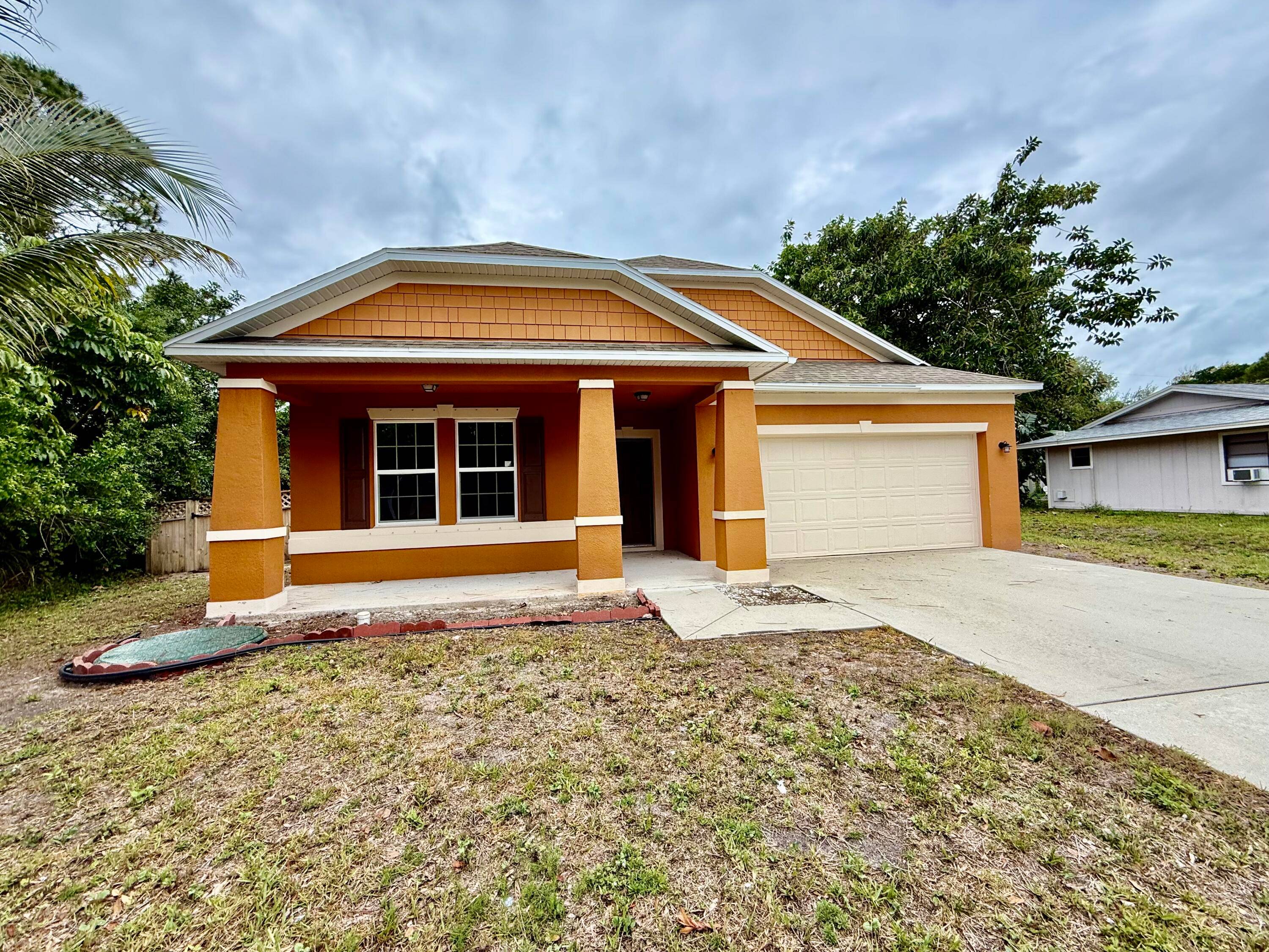 Welcome To 514 Riverside Located in the Heart of Port St Lucie on a quiet Residential neighborhood but a short Drive to Shops and entertainment.