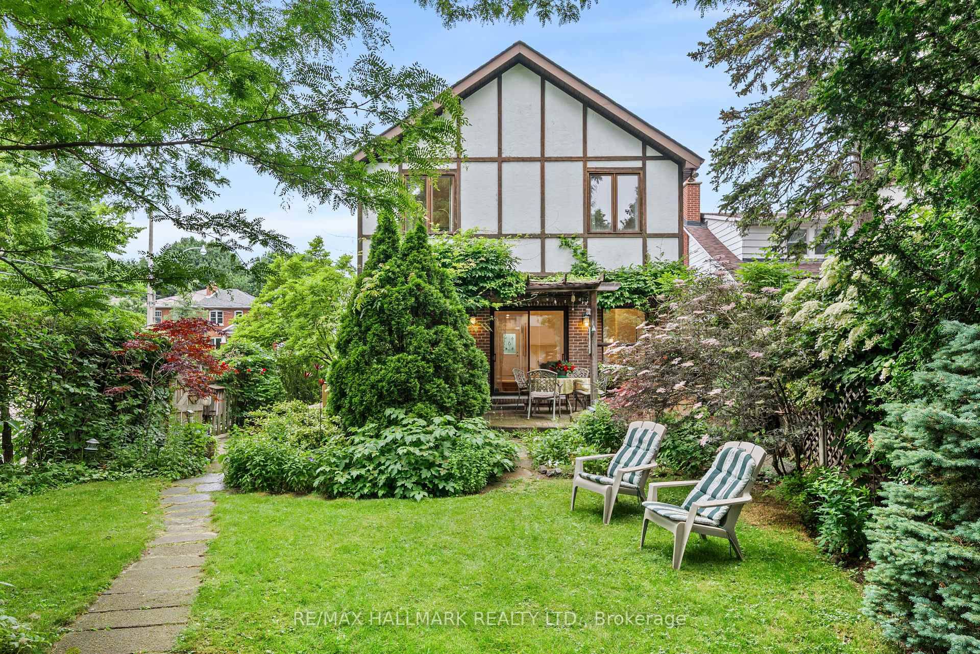 Nestled in the heart of North Toronto on a quiet, tree lined street and embraced by lush, award winning gardens, this beautiful detached family home with detached garage offers the ...