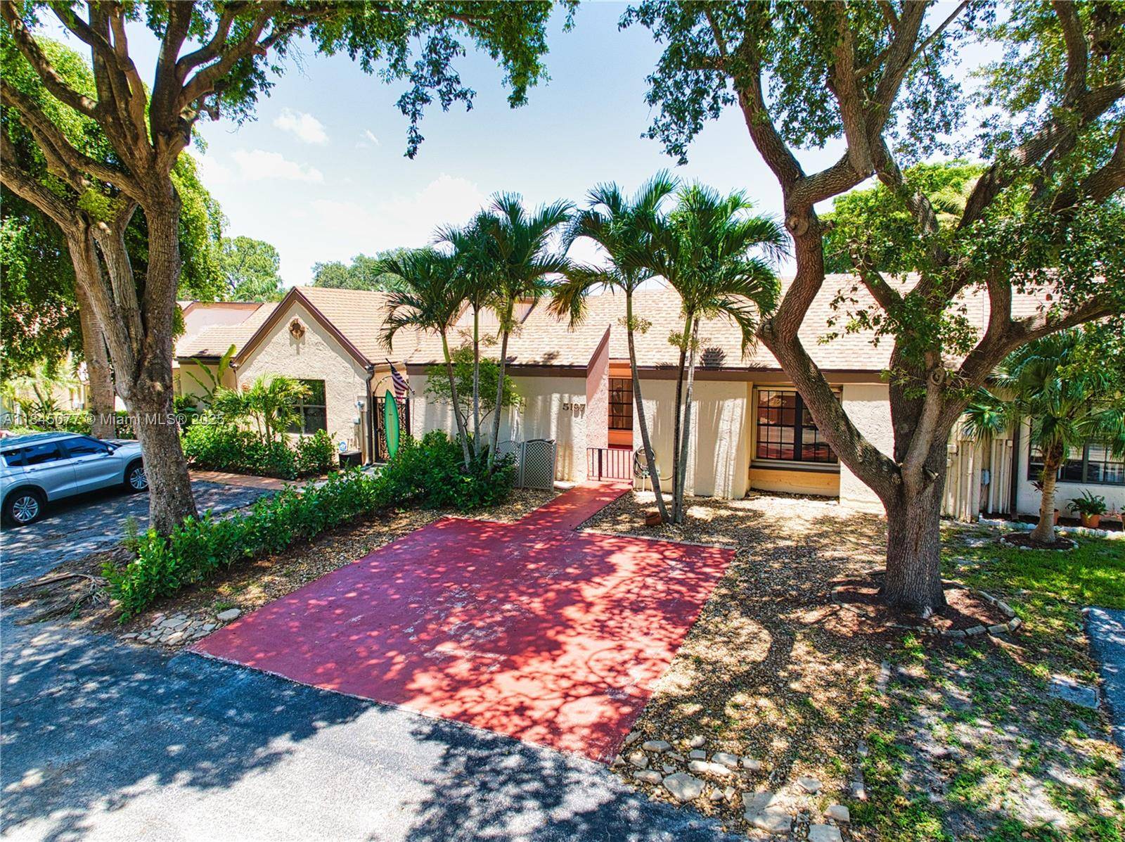 BEAUTIFULLY UPDATED Spacious 3BR 2BA 1434 Sq Ft Under Air Townhome in the heart of Palm Beach Gardens !