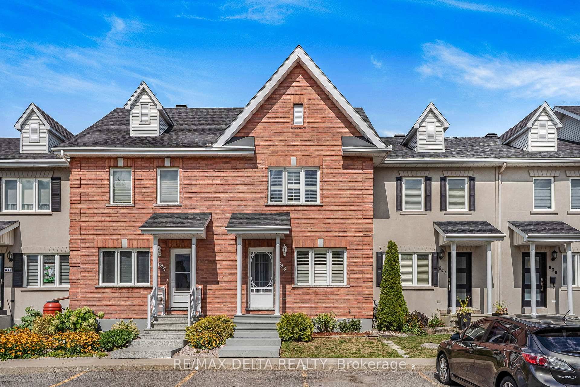 Welcome to this beautiful 2 storey townhouse nestled in a quiet, family friendly cul de sac !