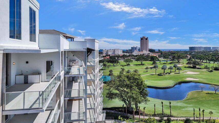 EXCLUSIVE RESALE Available for immediate occupancy !
