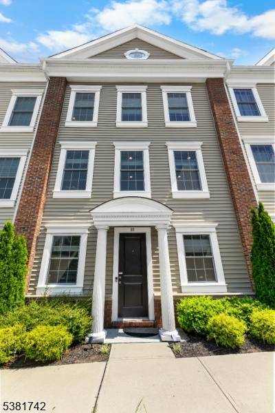 Welcome to FINEST sought after Colonial Style Luxury townhomes in Wright Place Community ; Only 5 Years old built in Oct 2020 has so much to offer ; it provides ...