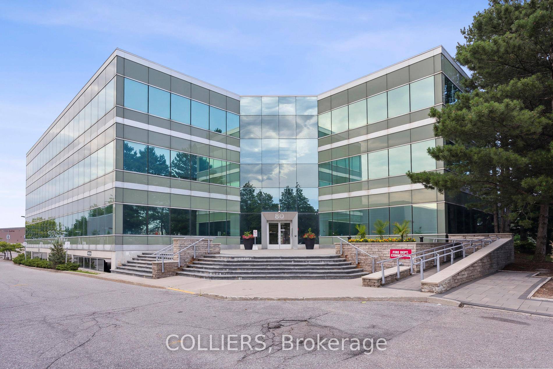 Office space available immediately close to Birchmount Road and 14th Avenue.