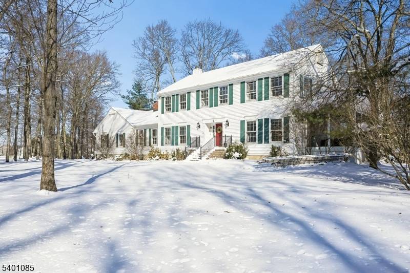 Welcome to 7 Hemlock Lane, a classic Center Hall Colonial tucked away on a quiet cul de sac, set on a flat, nearly one acre lot in the heart of ...