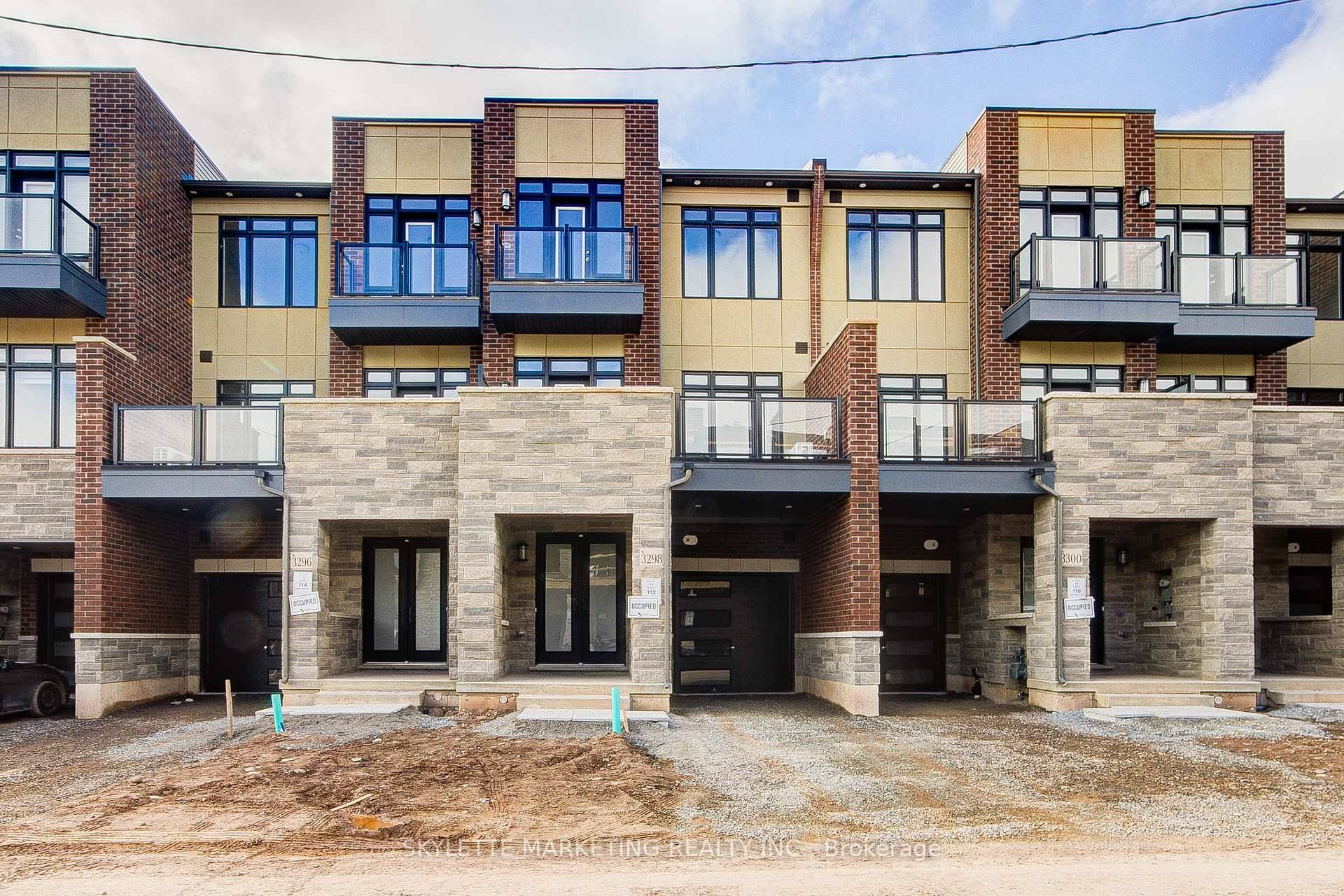 Brand new 3 storey townhouse in desirable Oakville location.