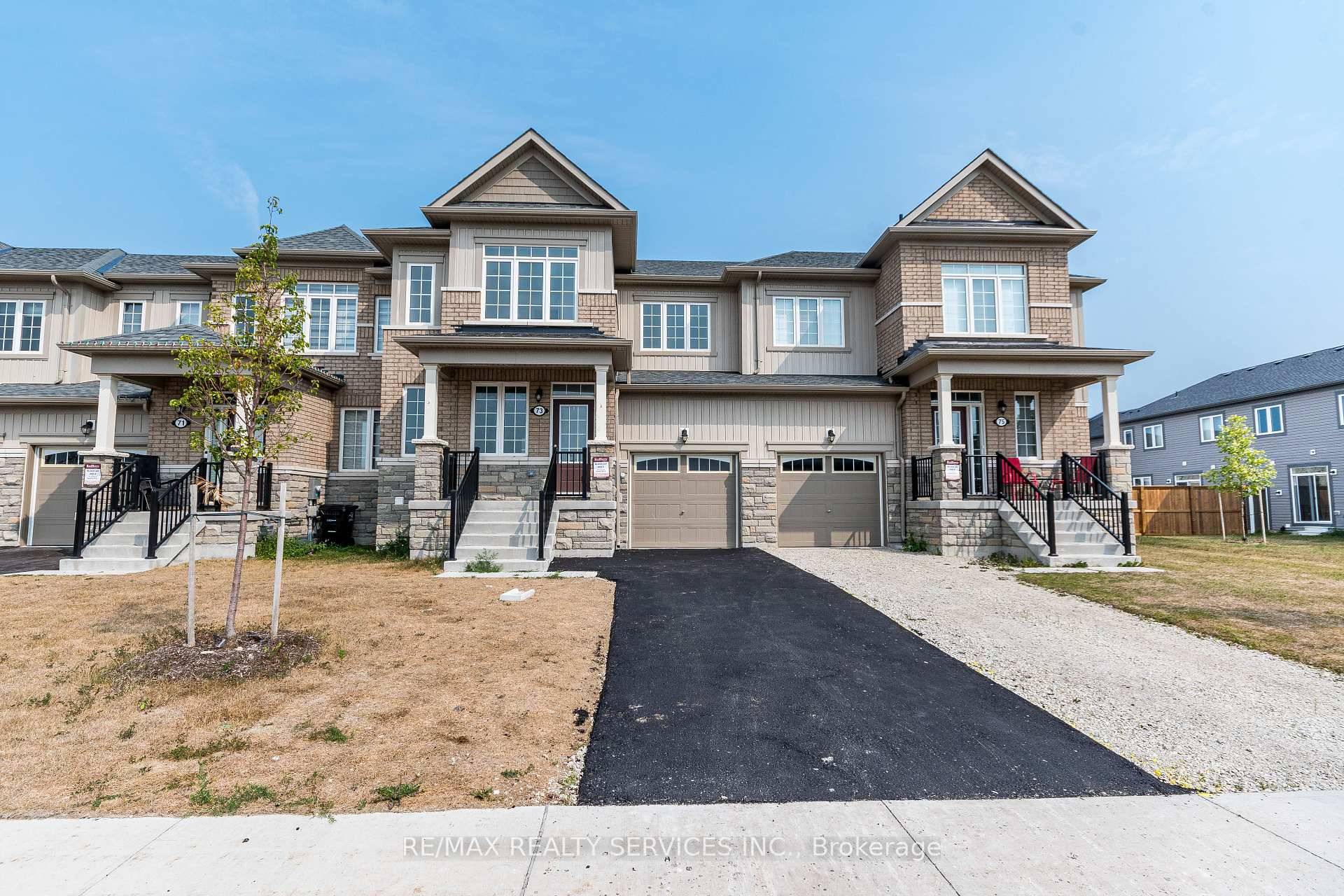 Welcome to this stunning, modern townhouse, built just 3 years ago !
