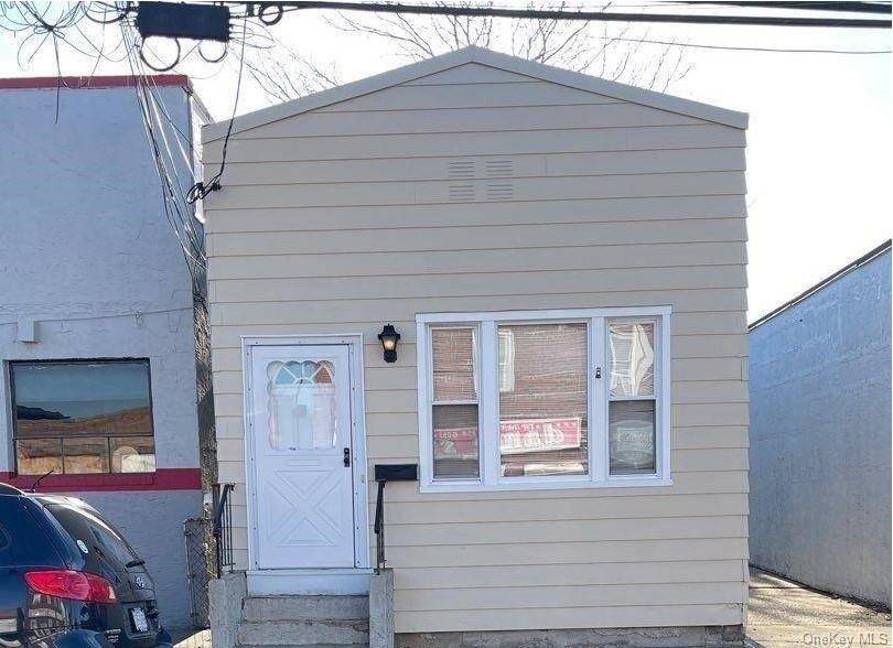 Charming and well maintained 1 Bedroom, 1bath Bungalow in the heart of Elmont.