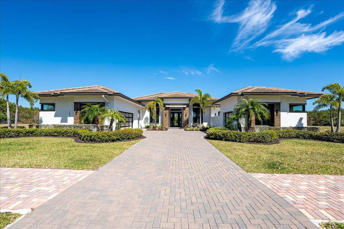 Discover Contemporary Elegance at its Finest in this Immaculate 4BR 4.