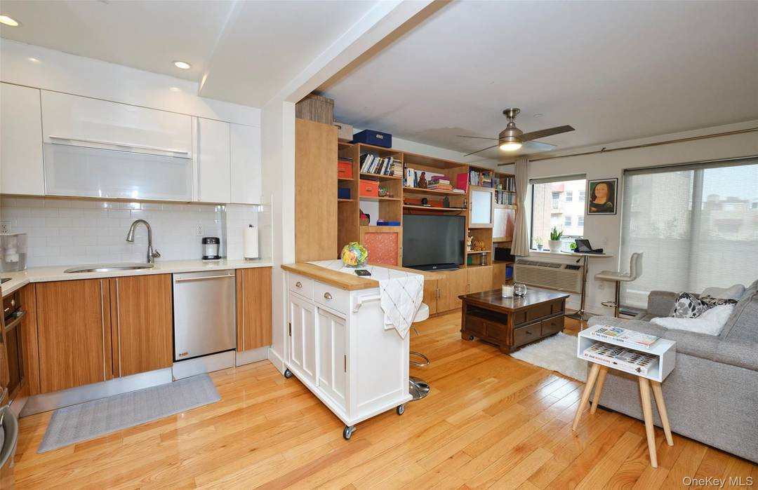 Spacious 1 Bedroom Condo in Prime Astoria Location 601 Sq Ft Private Balcony !