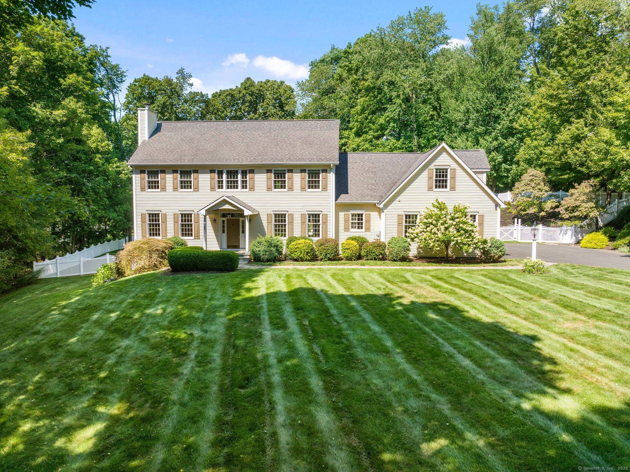 Welcome to Saugatuck Ridge Estates !