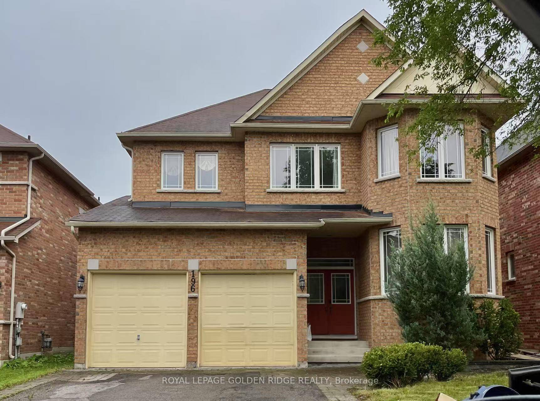 Discover this beautifully maintained home offering a functional layout perfect for families or professionals.