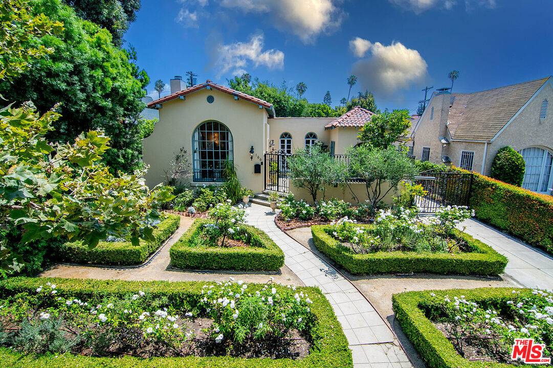 166 N Citrus Ave 3BR Hancock Park La