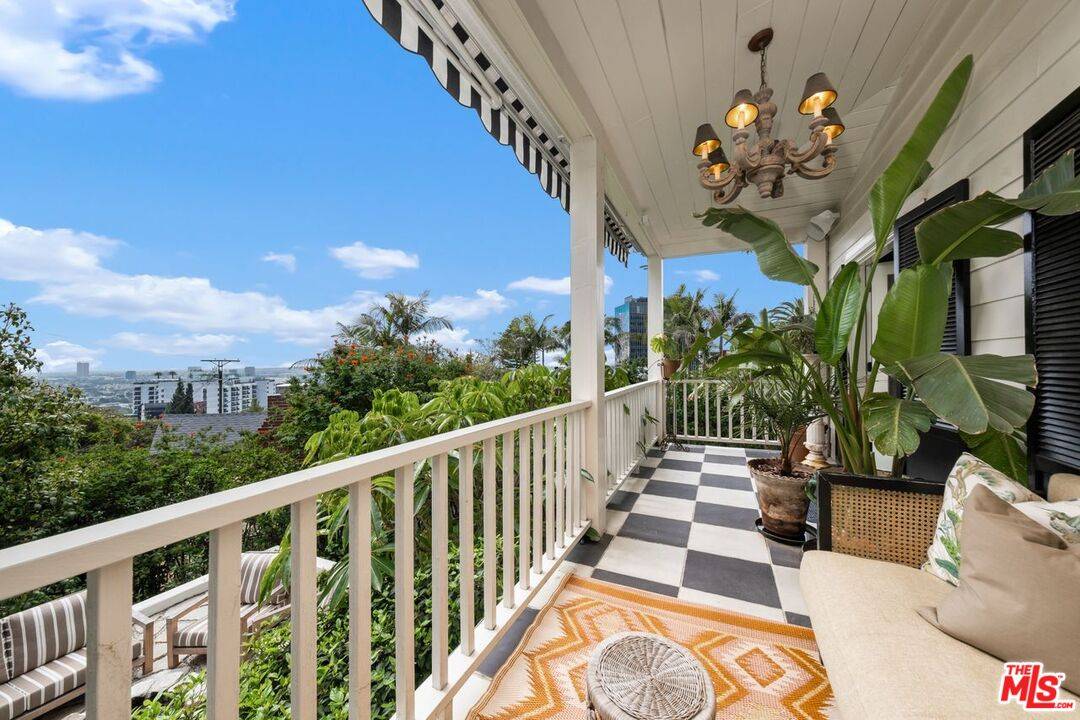 1231   Hilldale Ave 2BR Sunset Strip La