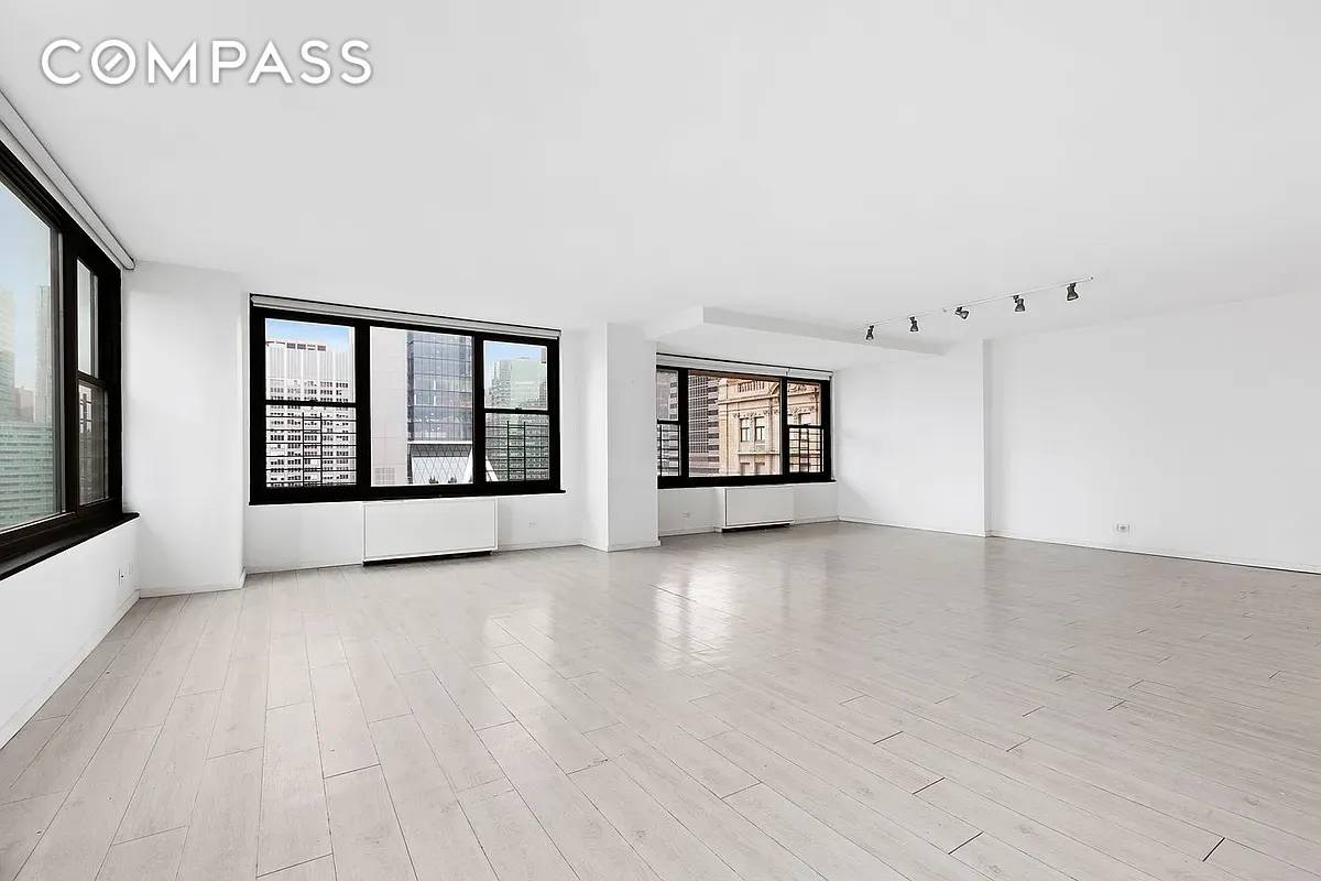 Located in the world renowned Galleria Condominium this high floor X Large corner 2 bedroom 2.