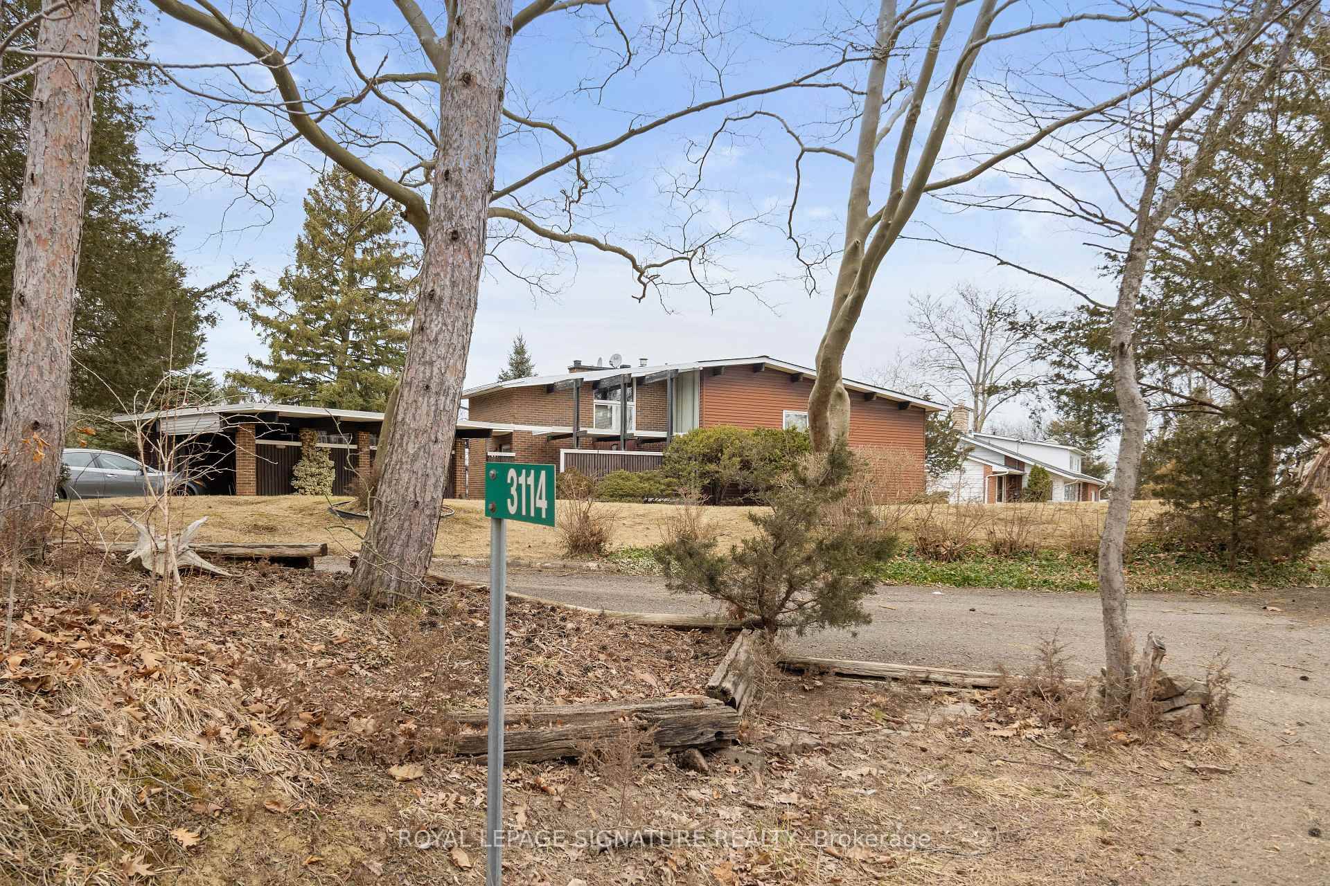 Welcome to 3114 Ninth Street, a rare mid century modern home nestled in Niagara's prestigious wine country.