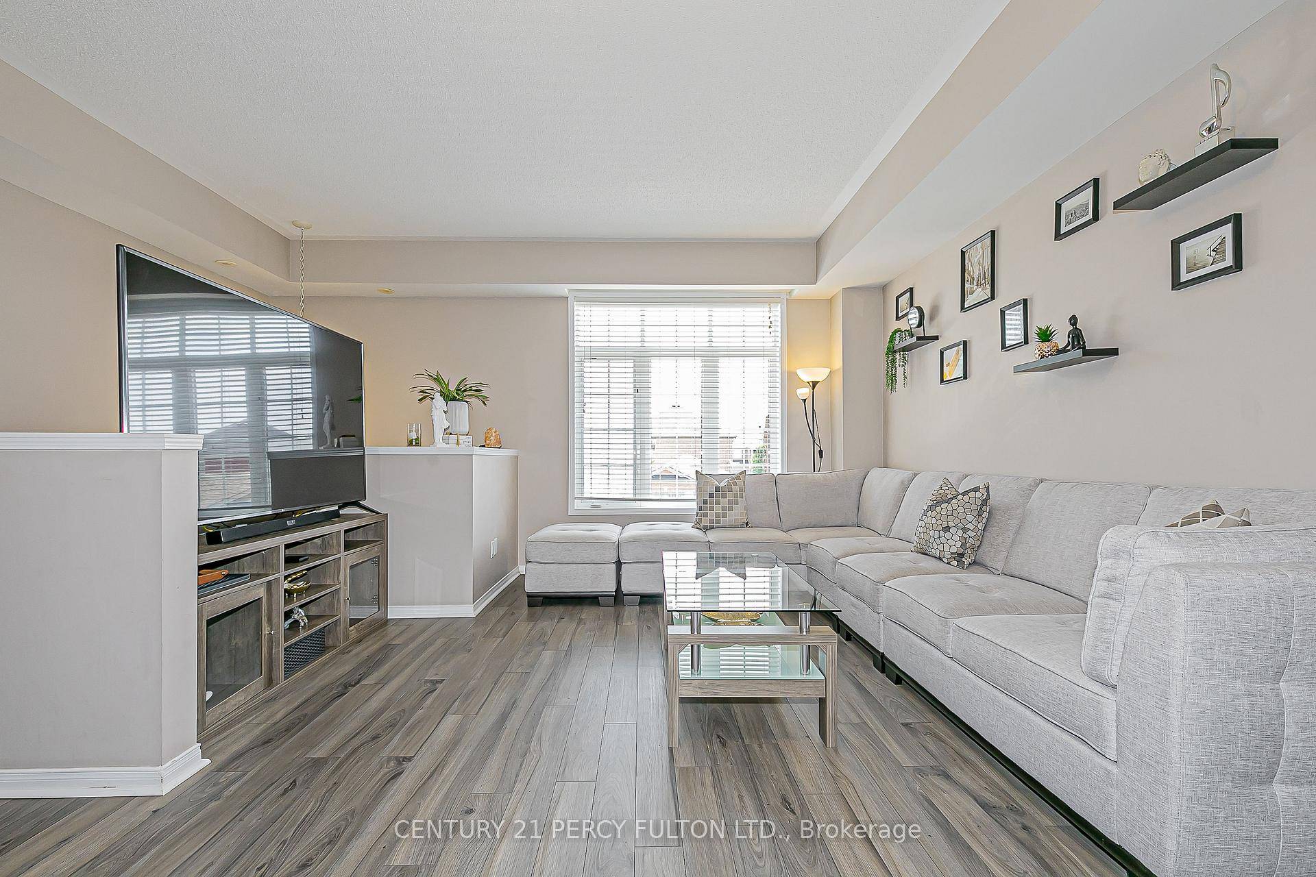 Welcome To This Beautifully Maintained Townhome In Highly Sought After Greensborough Community !