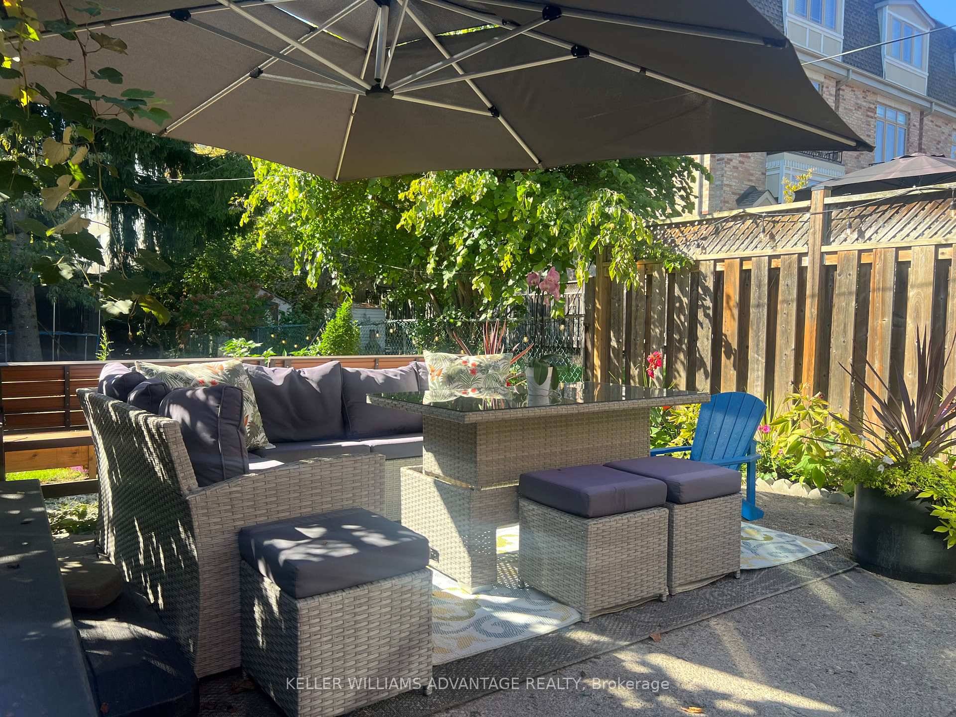 Beautifully renovated 1 bedroom basement suite located in Torontos desirable Upper Beaches.