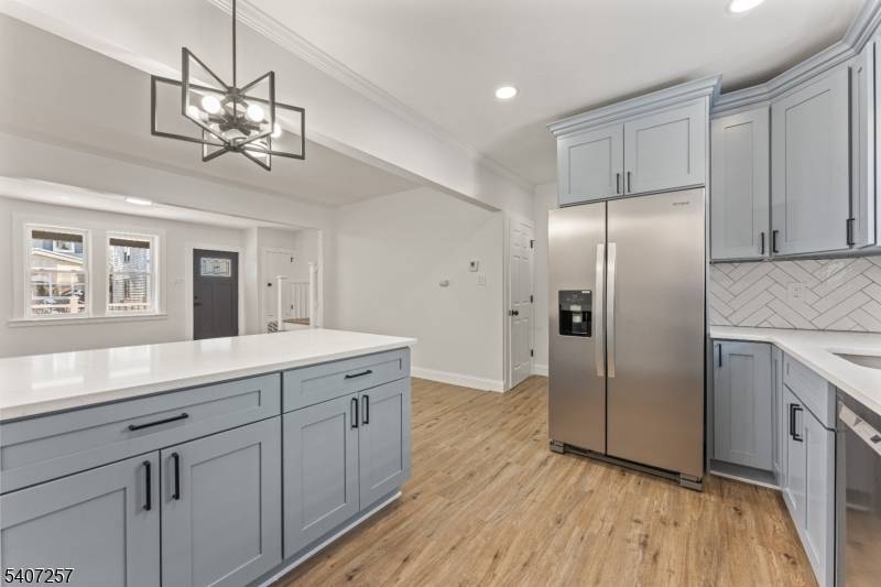 Welcome to 18 Hilton Avenue !