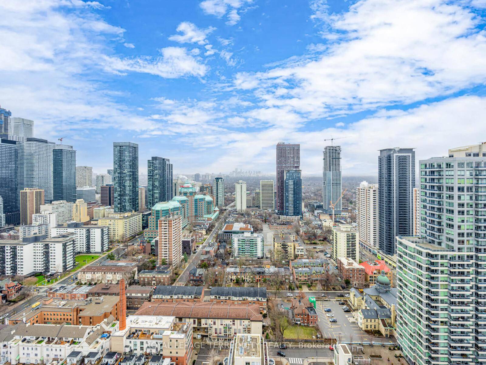 Welcome To Your New Home With Stunning Panoramic Views !