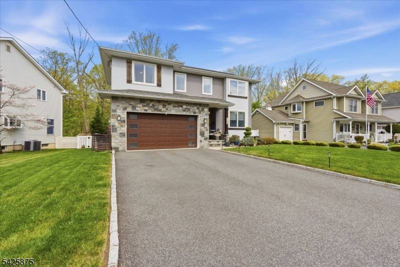 Mohawk Dr Cranford Twp. New Jersey Single-Family