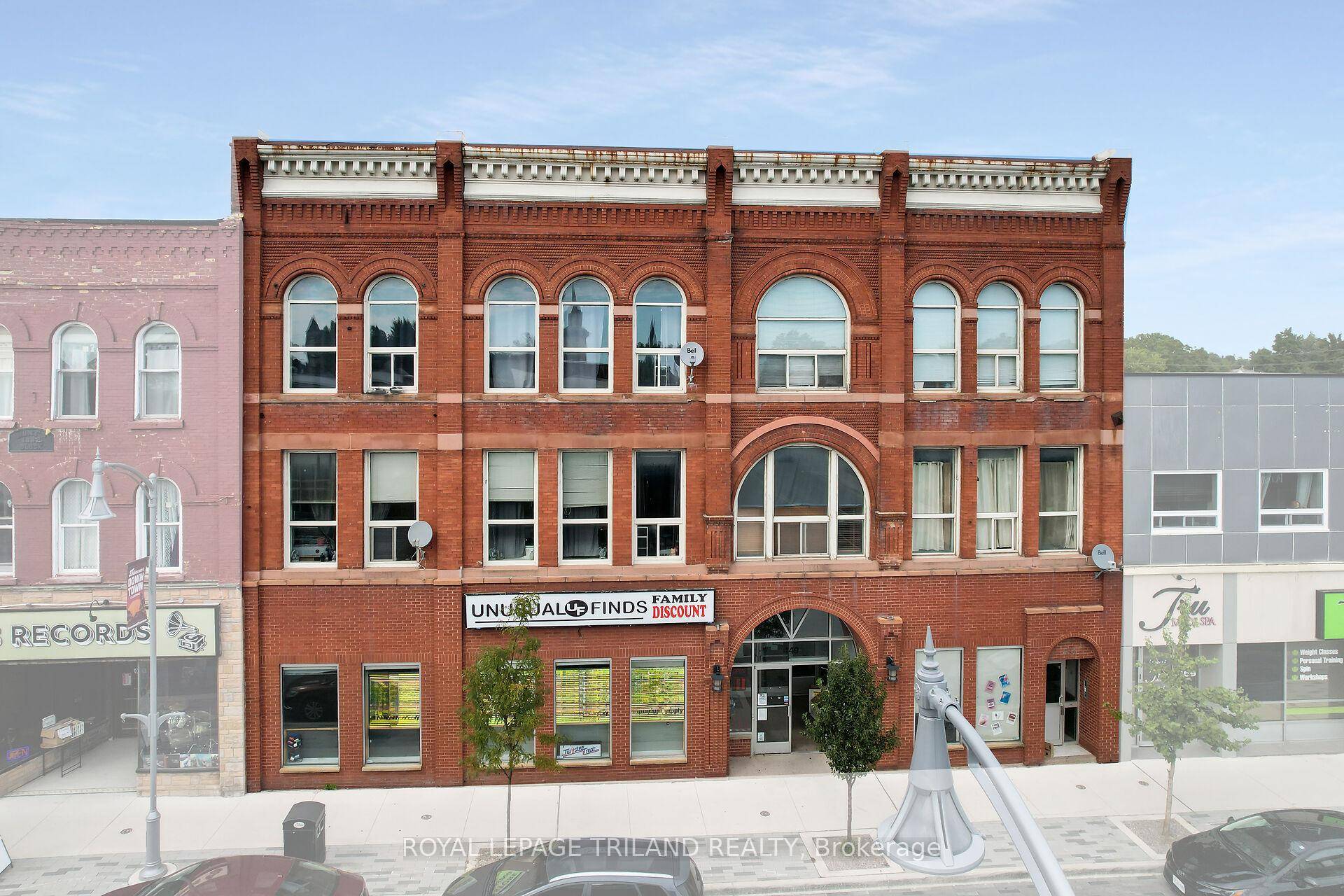 This mixed use commercial property at 449 453 Talbot Street in the heart of Downtown St.