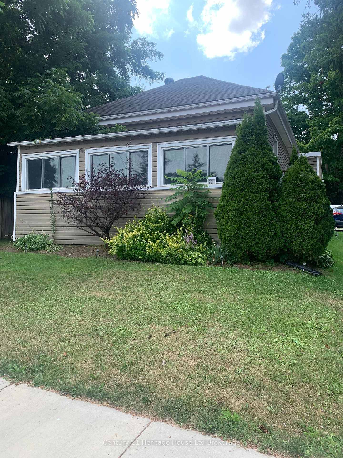 Check out this 2 bedroom 1 bathroom bungalow for lease.