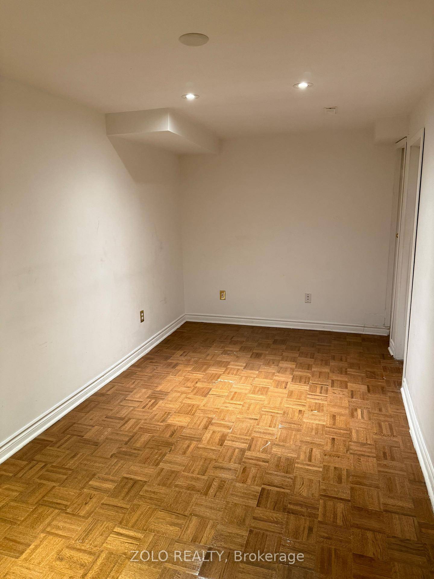 Not to be missed Family Friendly Townhome in Mississauga Top School District.