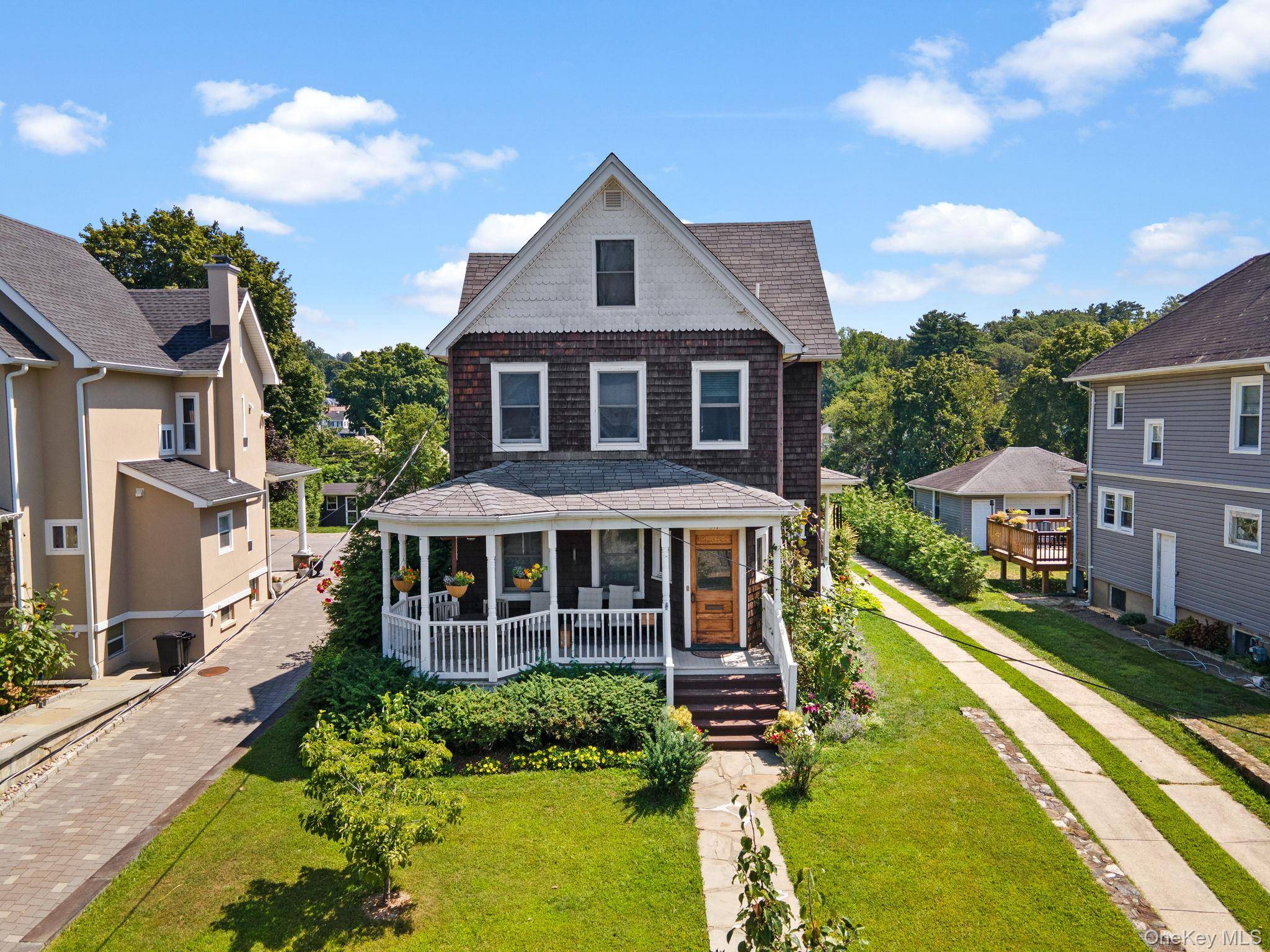 Enjoy the many perks of Peekskill living along the riverfront with its scenic park, flower filled walking and biking paths, antique train station, and trendy restaurants just down the street ...