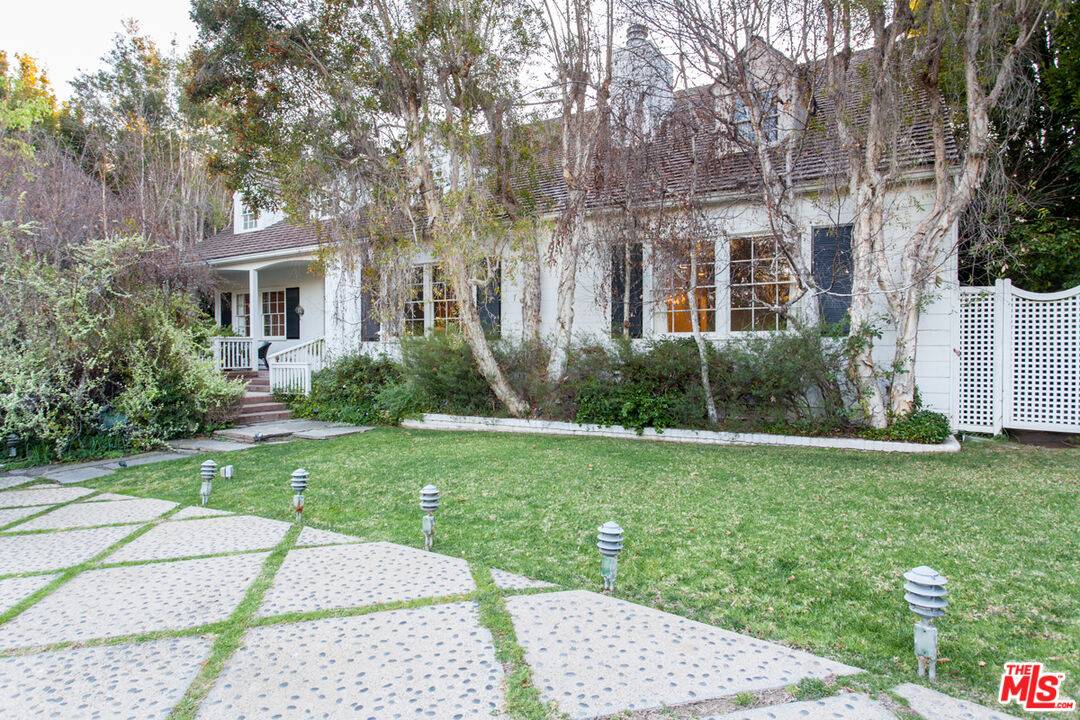 415  N Cliffwood Ave Brentwood LA