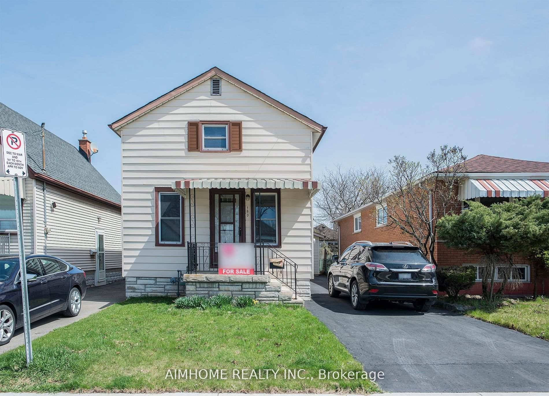 Big spacious detatched house in a peaceful and safe community.