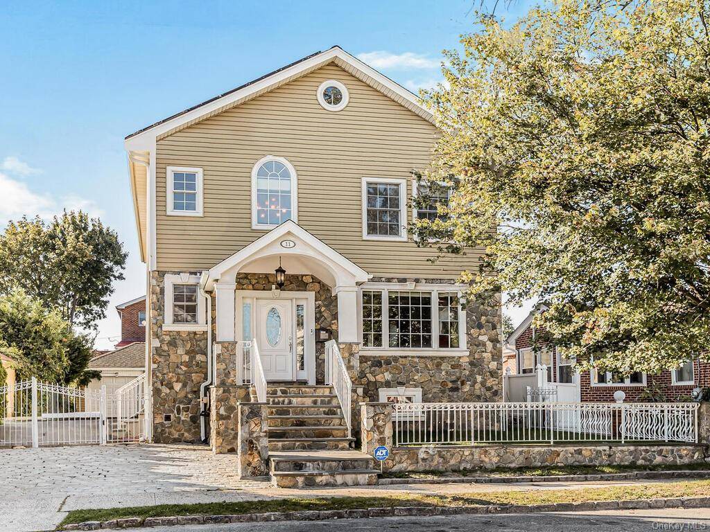 SEMINARY HEIGHTS PRISTINE COLONIAL New renovation.