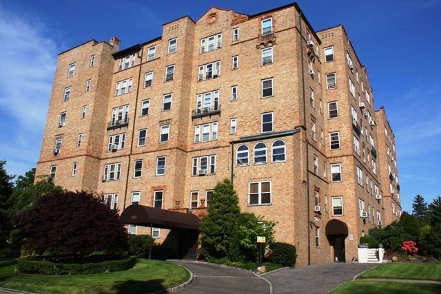 A rare opportunity to enjoy all of the amenities that this magnificent waterfront location has to offer !