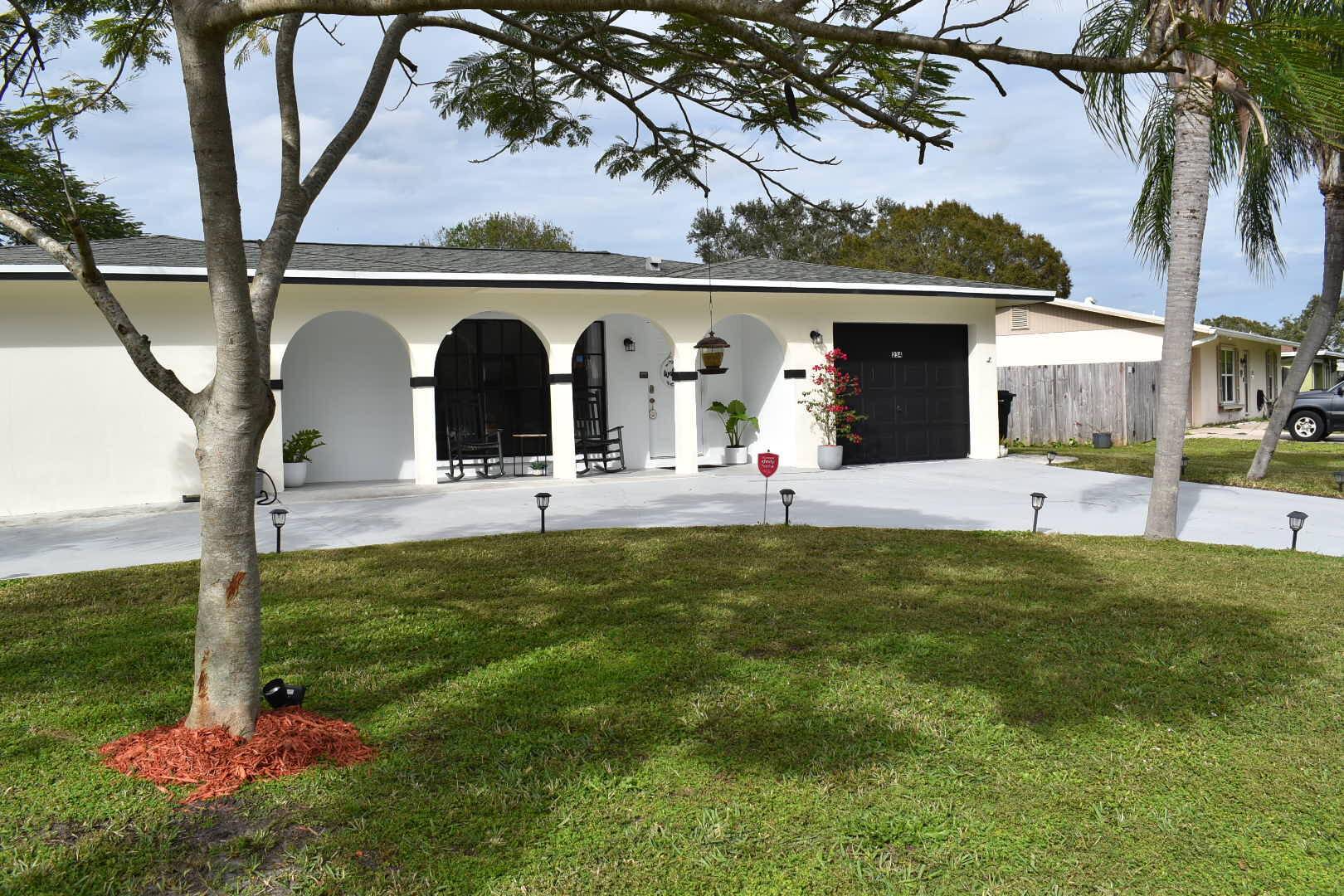 Charming Ranch Style Home !