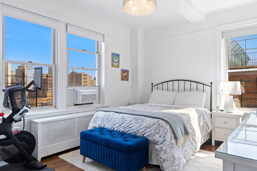 Mint condition pre war 2 bedroom, 2 bathroom, den and office residence with fantastic layout, views and light in sought after full service coop building.