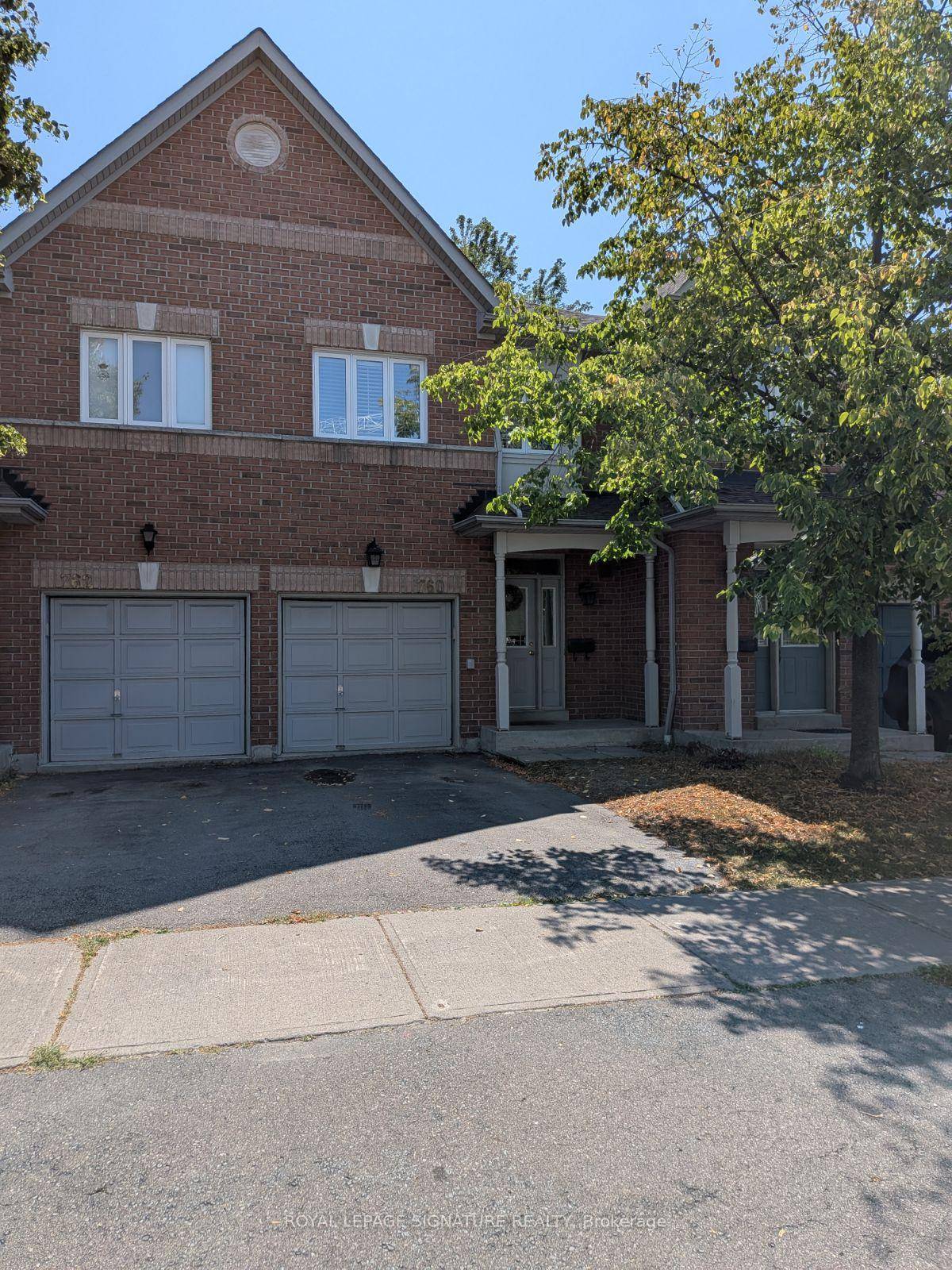 Absolutely Stunning 3 1 Bedroom 3 Bathroom Executive Townhome In Sought After Lakeview Location !