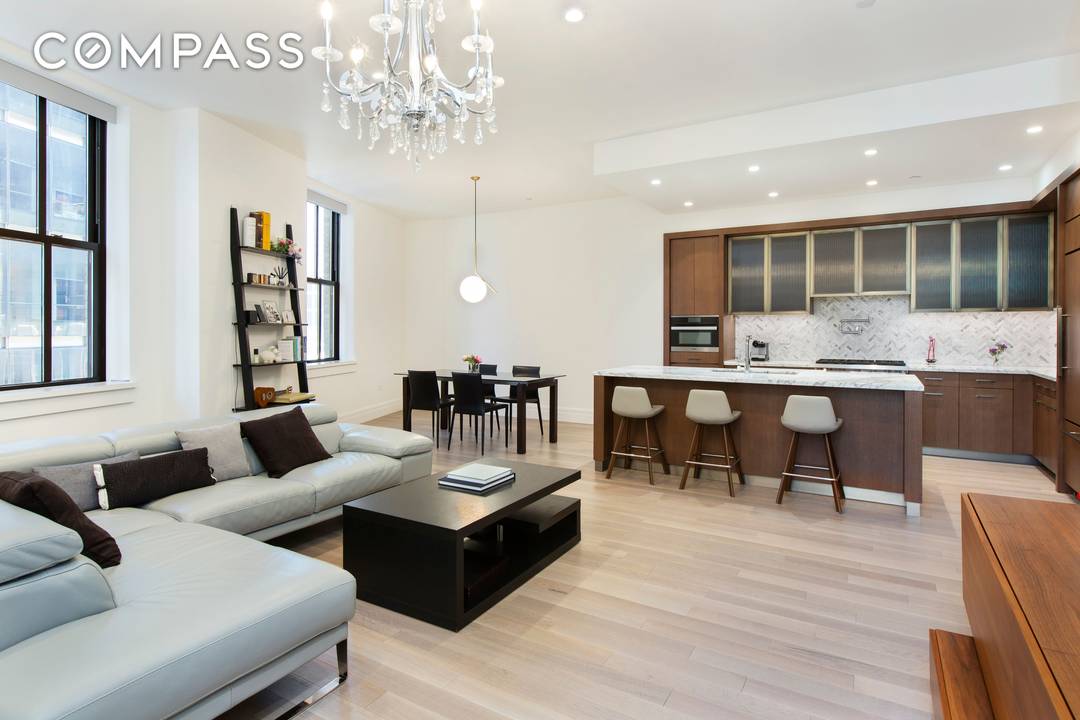 Investors only, good for 1031 Exchange rented until June 2027 Welcome to luxury living at its finest in the heart of Manhattan at 100 Barclay St.