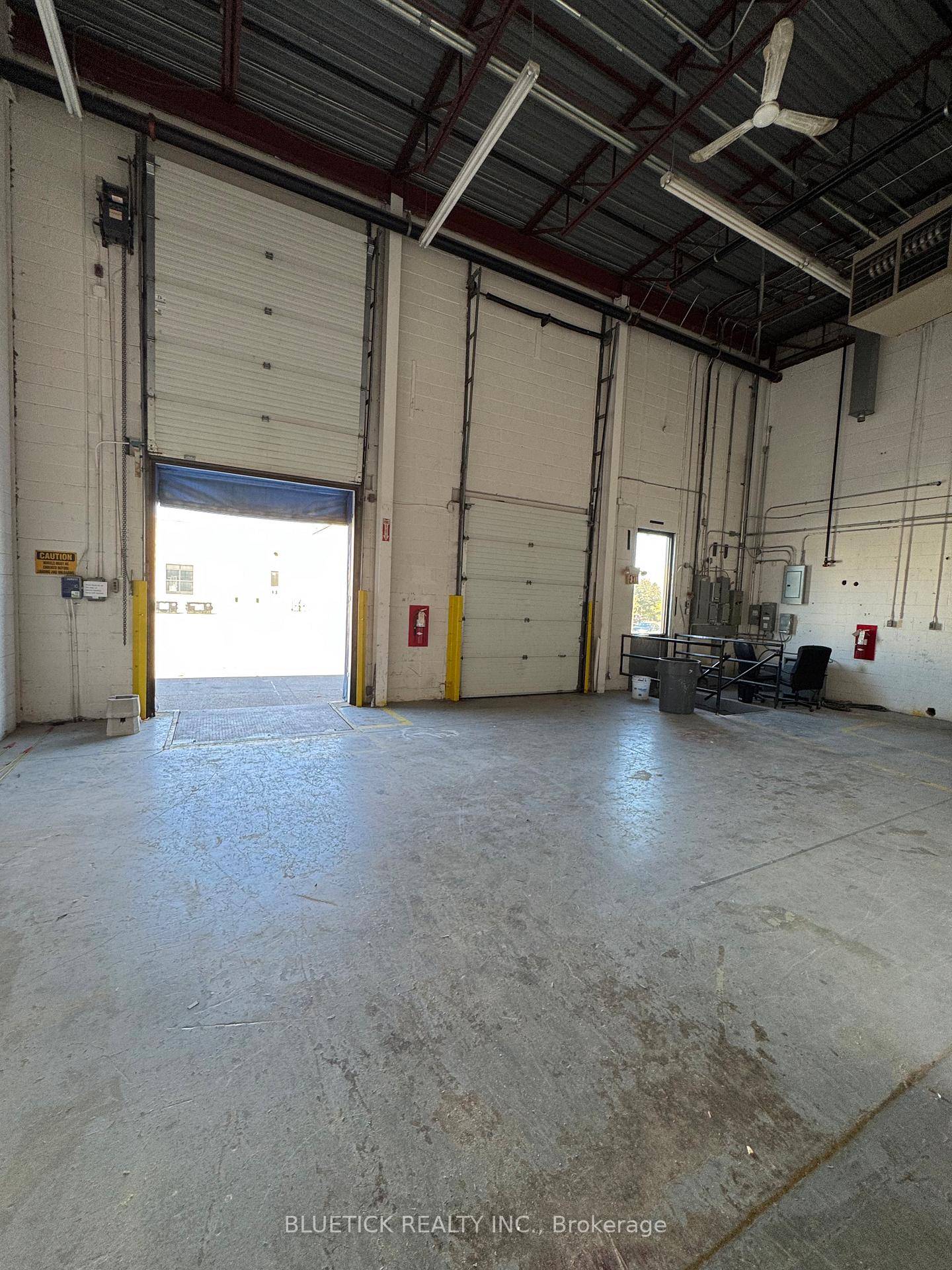Industrial unit located in prime location, easy access to Highway 401.