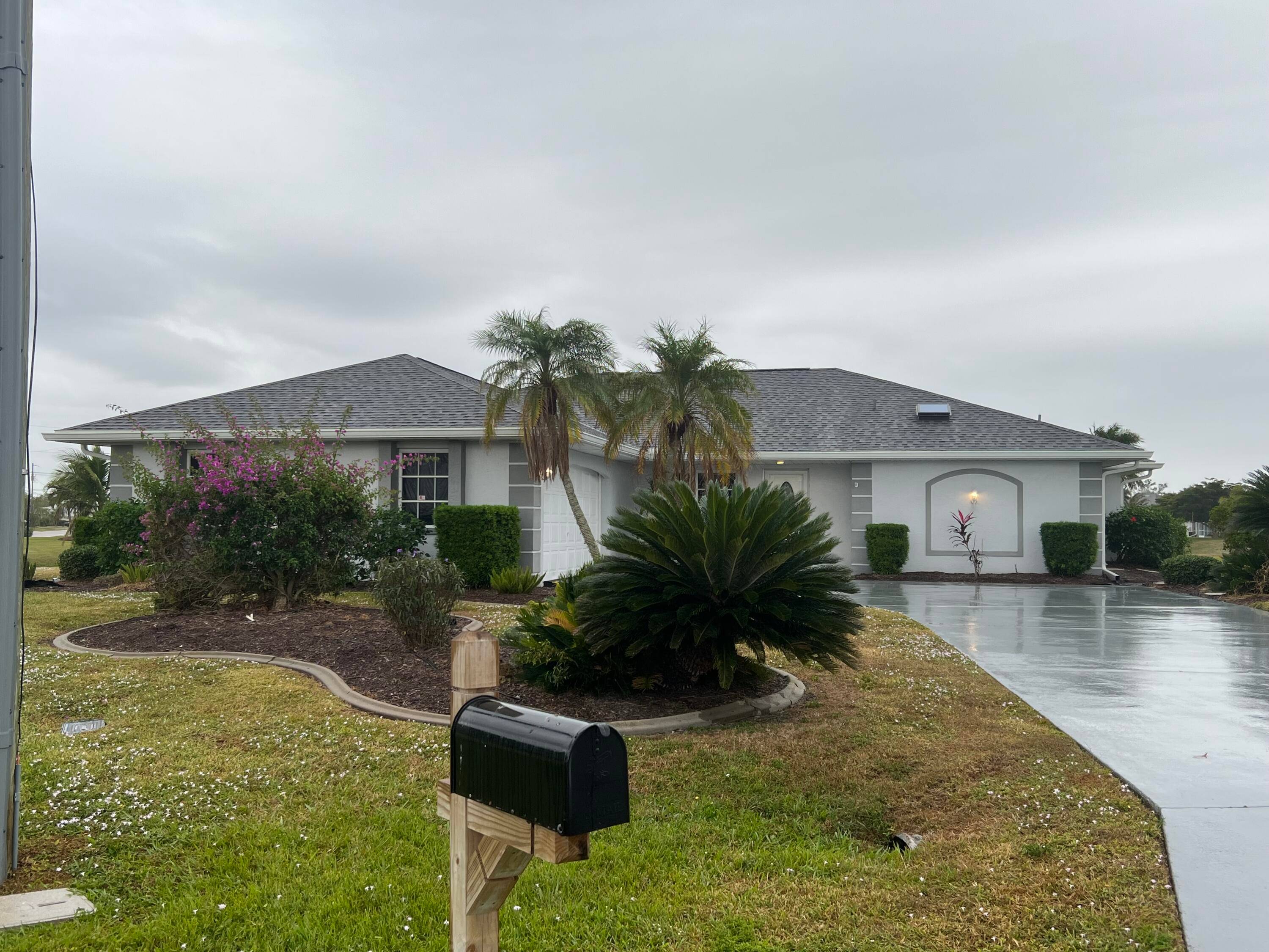 Available for lease ! This well kept 2 2 2 is located in the highly sought after Deep Creek Community.
