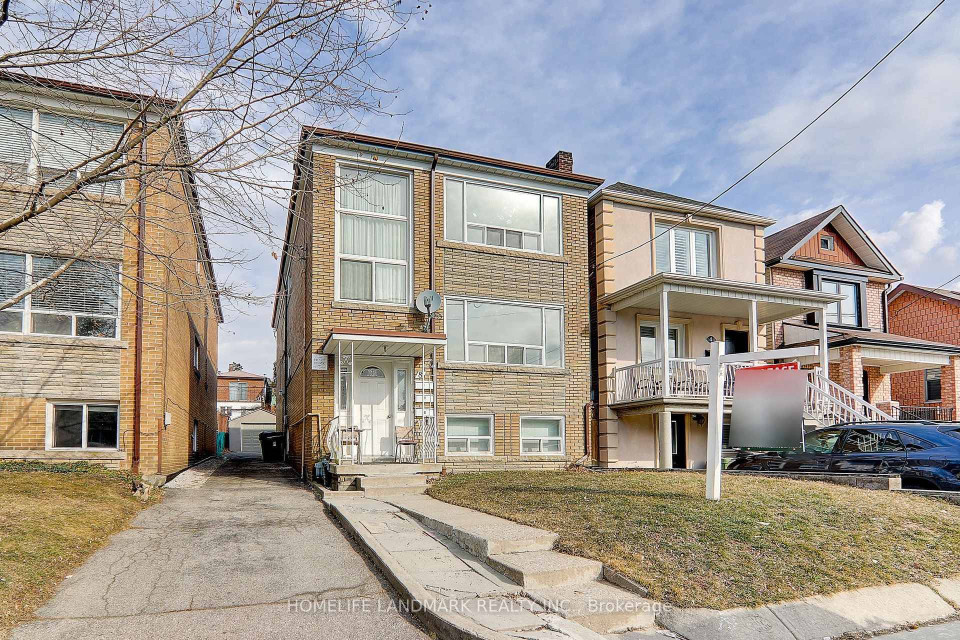 New Renovated 2 Bedrooms Apt On The 2nd Floor In A Triplex In The Heart Of Oakwood Village.