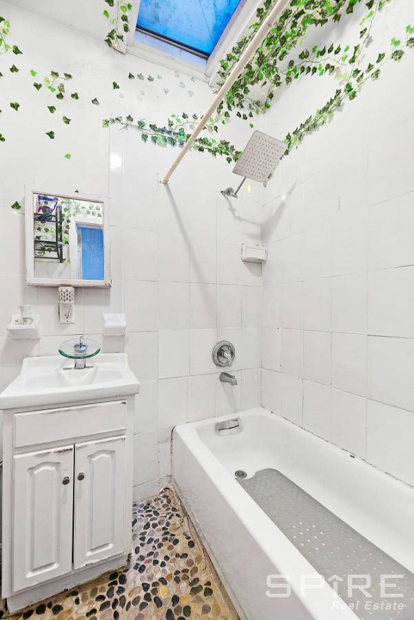 FOR SALE LEGAL 2 USED AS 3 BED STUY BUSHWICK DELIVERED VACANT Location Prime Bed Stuy Bushwick Border Just Off Atlantic Avenue Price Insert Price Type Legal 2 Used as ...